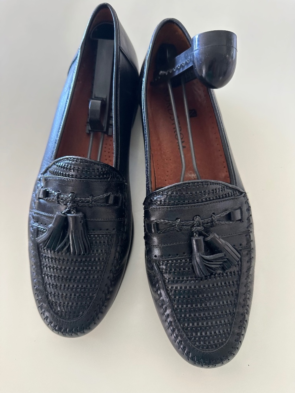 NORDSTROMS MENS BLACK LEATHER TASSLED CASUAL SHOES-Size 11.5